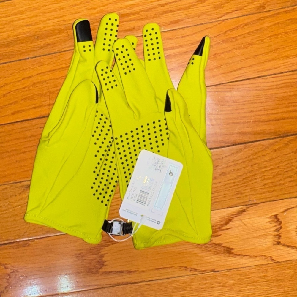 NWT Run for it all bright yellow Gloves